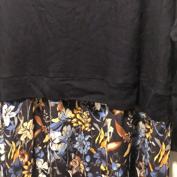 Sweater dress with floral skirt - Picture 2 of 3